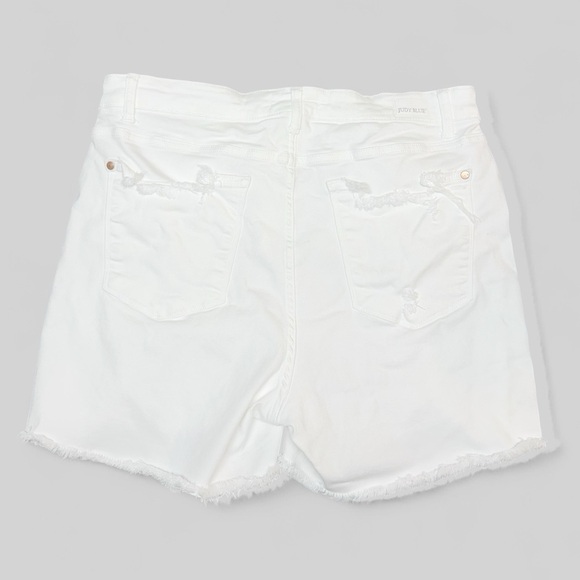 Judy Blue White Hi-Rise Distressed Denim Shorts Size 1X - Picture 3 of 7